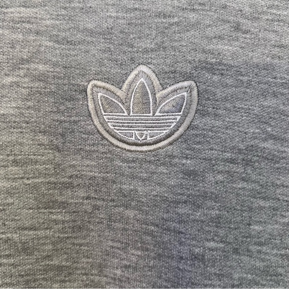 (M) Adidas Originals crewneck sweatshirt 3 stripes athletic sweater grey white - Picture 2 of 5